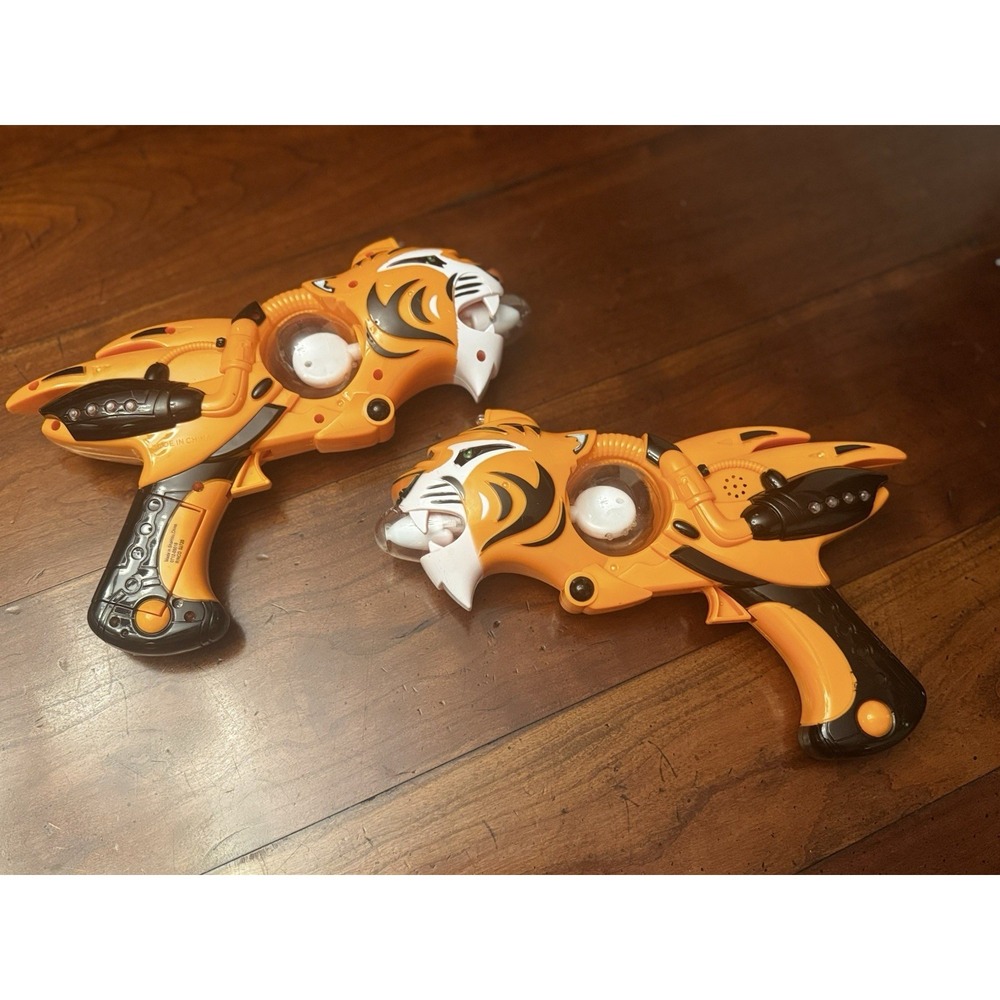 Set of‎ 2 Super Spinner Tiger Blaster LED Electric Spinning Toys